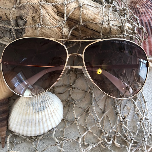 Marc Jacobs Accessories - Marc Jacobs white/gold aviator sunglasses
